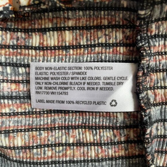 Mossimo Off-the-Shoulder Ruffle Trim Top – Size Large - Picture 7 of 7